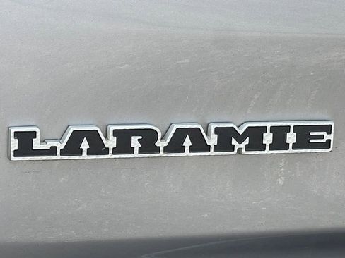 Used 2019 RAM 1500 Laramie AWD/4WD image 9