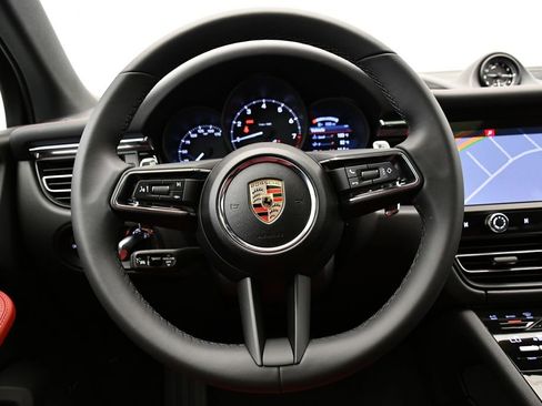 Used 2025 Porsche Macan Turbo image 27