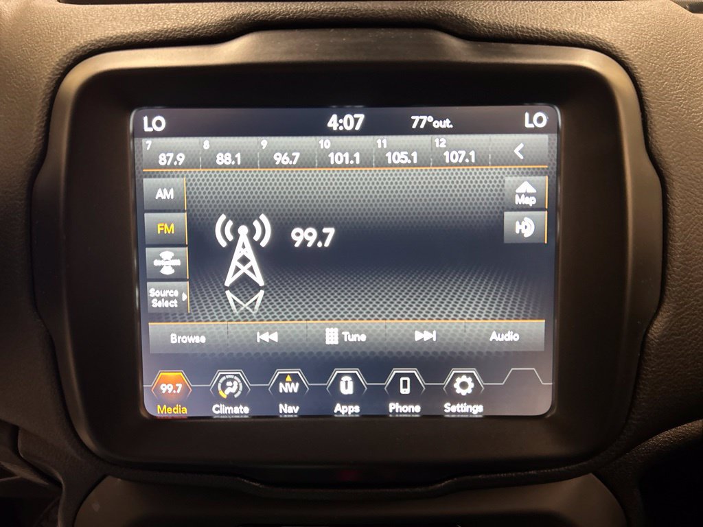 Used 2023 Jeep Renegade Latitude AWD/4WD image 27
