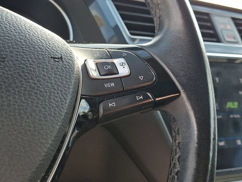 Used 2019 Volkswagen Tiguan SEL AWD/4WD image 21