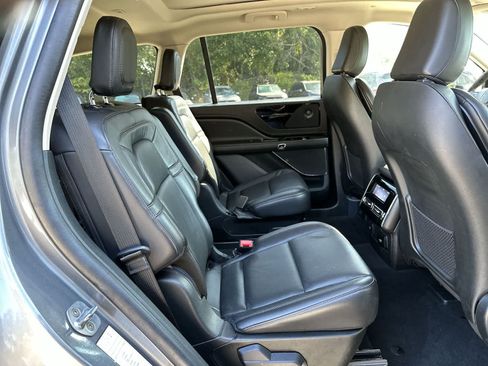 Used 2024 Lincoln Aviator Reserve AWD/4WD image 13