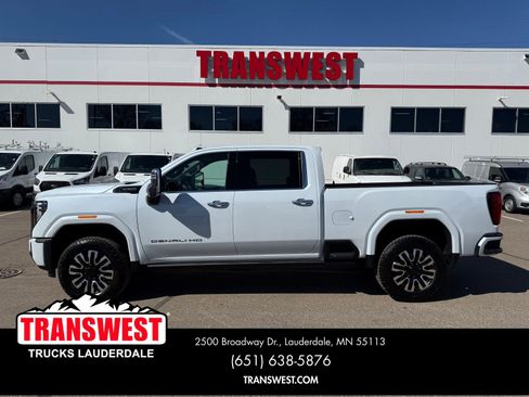 Used 2026 GMC Sierra 3500 Denali Ultimate image 2