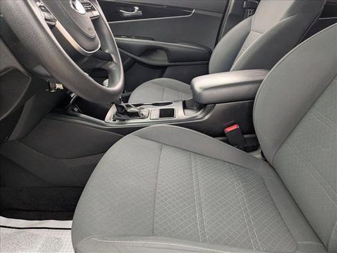 Used 2020 Kia Sorento LX image 15