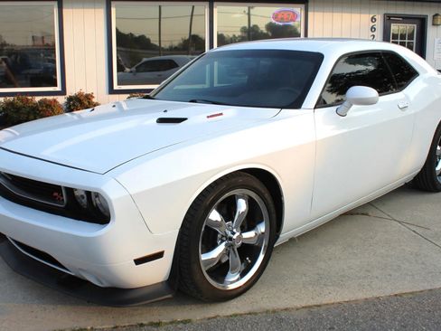 Used 2013 Dodge Challenger R/T Plus image 23
