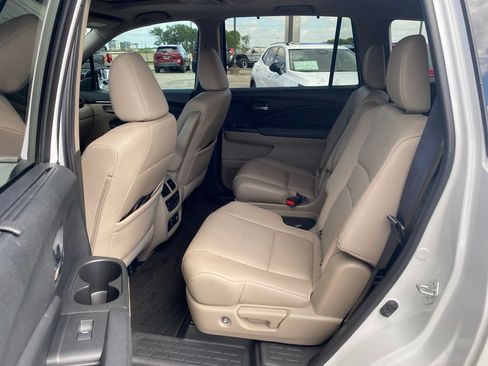 Used 2022 Honda Pilot Touring image 12
