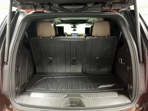 Certified 2022 Chevrolet Tahoe High Country AWD/4WD image 27