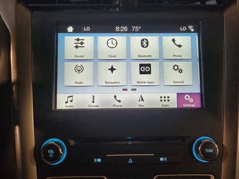 Used 2018 Ford Fusion SE w/ Fusion SE Technology Package FWD image 25