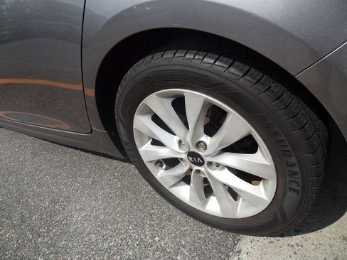 Used 2017 Kia Optima EX w/ Premium Package FWD image 13