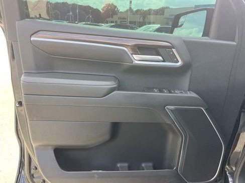 Used 2022 Chevrolet Silverado 1500 RST w/ Z71 Off-Road Package AWD/4WD image 13
