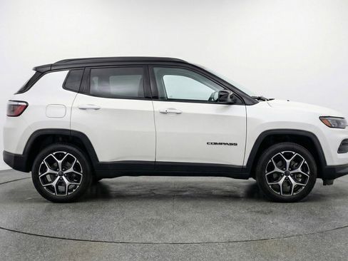 Used 2025 Jeep Compass Limited AWD/4WD image 11