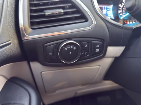 Used 2021 Ford Edge Titanium image 23