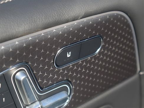 New 2026 Mercedes-Benz GLB 250 4MATIC image 28