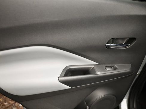 Used 2023 Nissan Kicks SR w/ SR Premium Package image 24