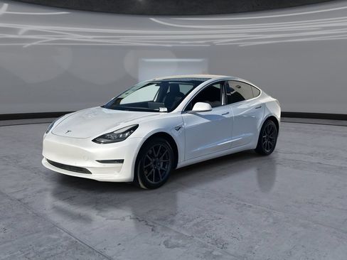 Used 2020 Tesla Model 3 RWD image 3