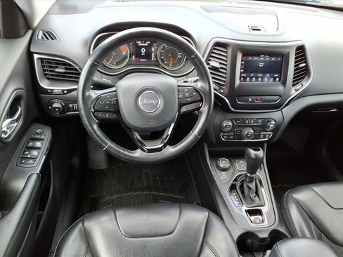 Used 2020 Jeep Cherokee Latitude Plus w/ Cold Weather Group AWD/4WD image 6
