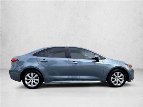 Used 2020 Toyota Corolla LE FWD image 5