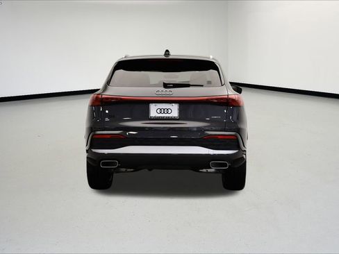 Certified 2025 Audi Q5 Premium w/ Convenience Package image 4