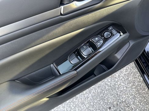 Used 2024 Nissan Altima 2.5 SR image 14