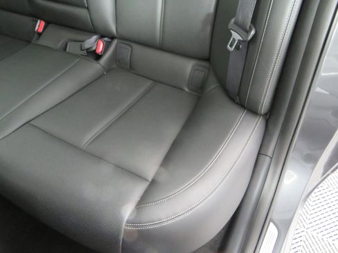 Used 2019 Genesis G70 2.0T Advanced image 38