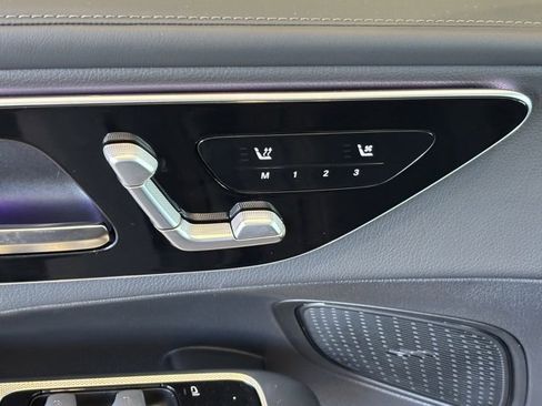 Used 2025 Mercedes-Benz GLC 300 image 12