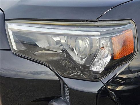 Used 2018 Toyota 4Runner SR5 Premium image 7