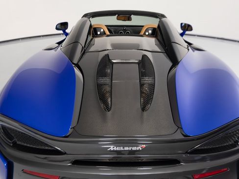 Used 2018 McLaren 570S Spider image 44