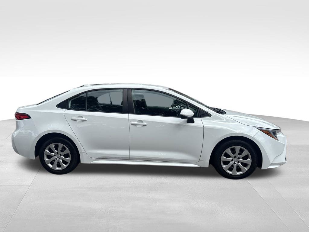 Used 2023 Toyota Corolla LE FWD image 5