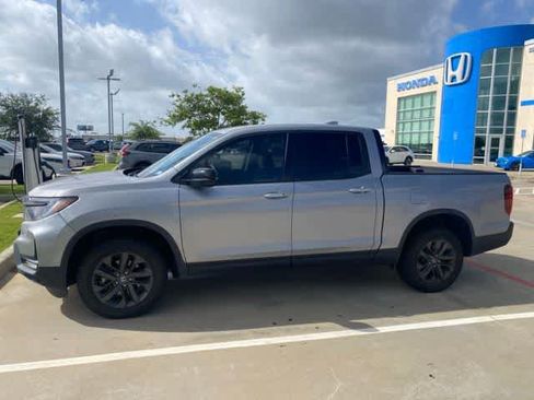 Used 2023 Honda Ridgeline Sport image 2