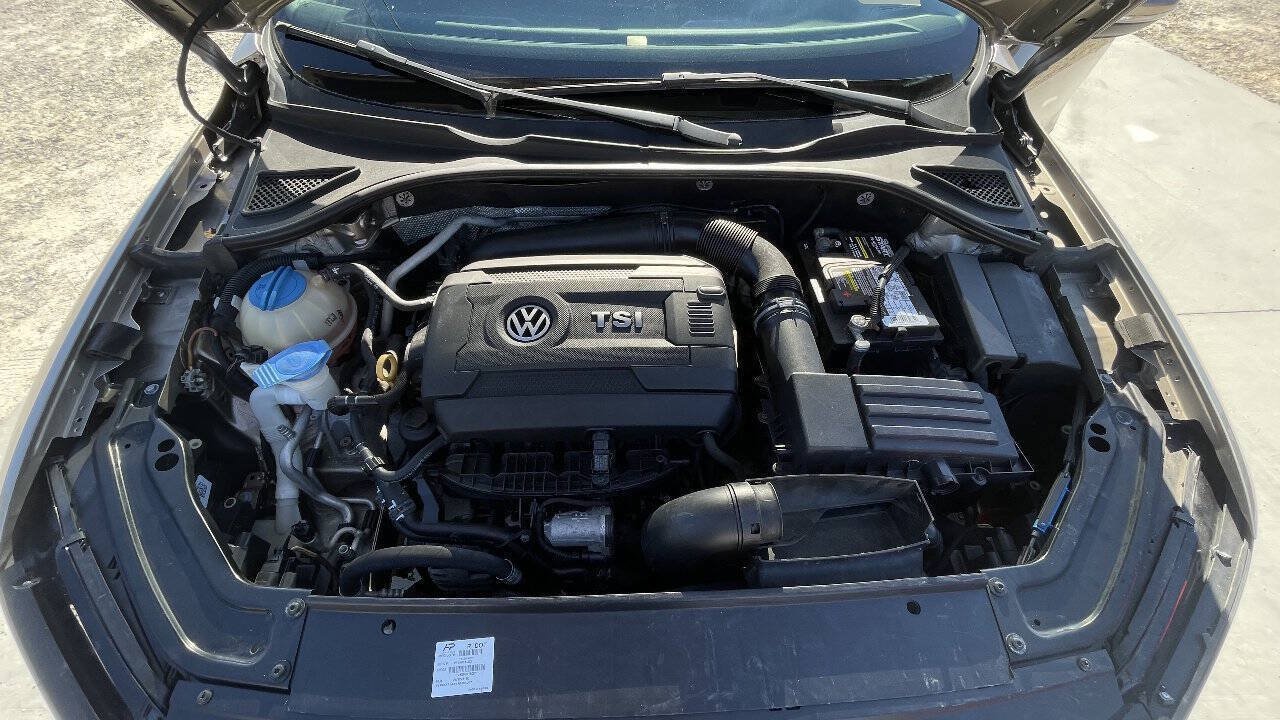 Used 2016 Volkswagen Passat 1.8T SE FWD image 10
