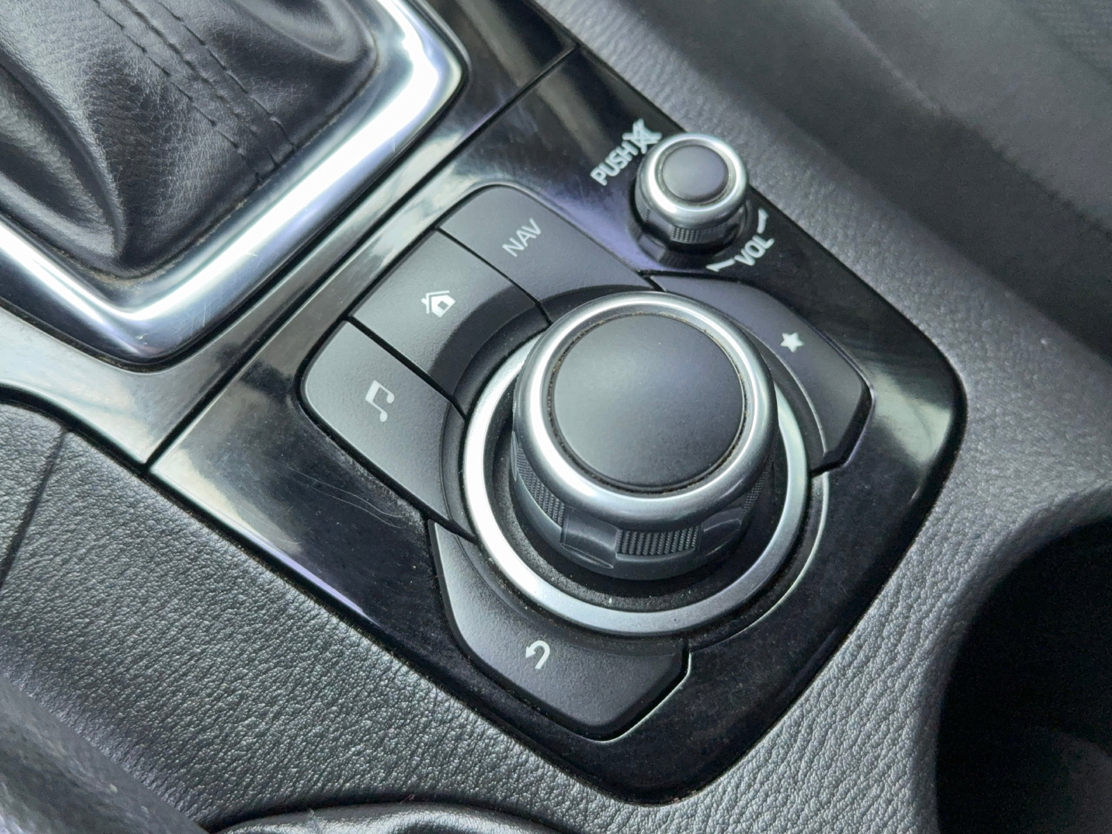 Used 2015 MAZDA MAZDA3 i Sport FWD image 30