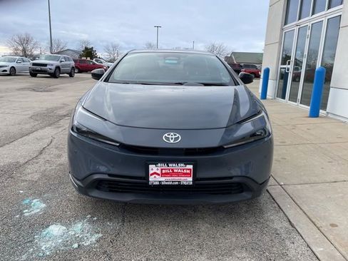 Used 2025 Toyota Prius LE image 3