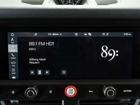 New 2025 Porsche Macan image 18