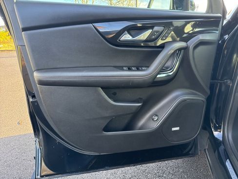 Used 2022 Chevrolet Blazer RS w/ Enhanced Convenience Package image 11
