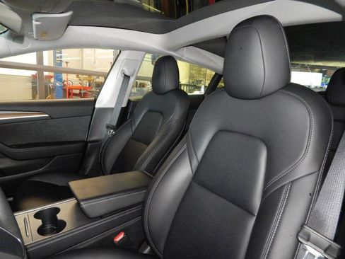 Used 2022 Tesla Model 3 Long Range image 16