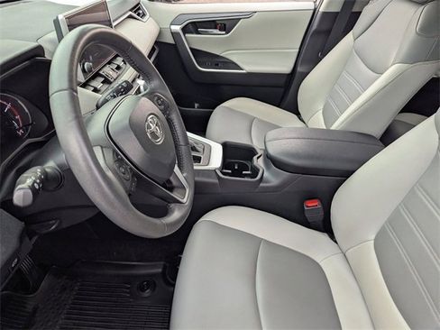 Used 2023 Toyota RAV4 XLE Premium image 22