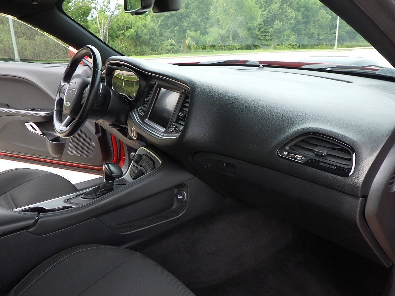 Used 2016 Dodge Challenger R/T RWD image 18