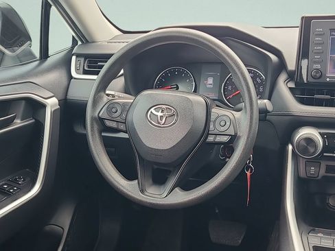 Used 2022 Toyota RAV4 LE FWD image 12