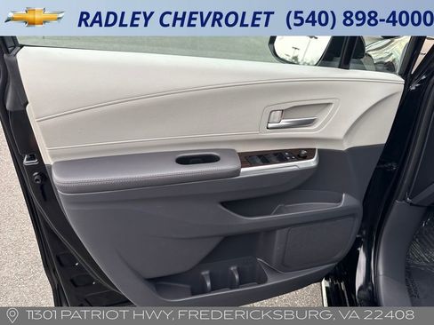 Used 2023 Toyota Sienna XLE image 5