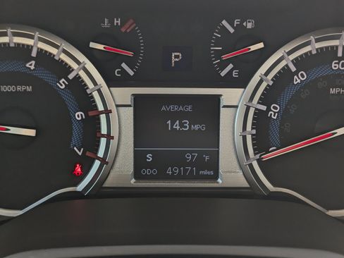 Used 2016 Toyota 4Runner SR5 AWD/4WD image 16