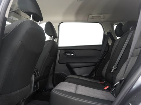 Used 2025 Nissan Rogue SV image 19