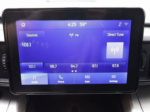 Used 2024 Ford Explorer XLT image 9