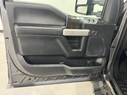 Used 2021 Ford F250 Lariat AWD/4WD image 17