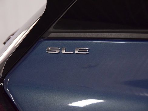 Used 2024 GMC Terrain SLE image 11