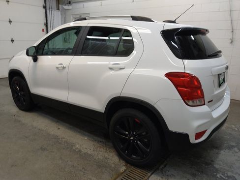 Used 2020 Chevrolet Trax LT w/ Redline Edition AWD/4WD image 3