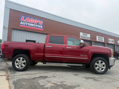 Used 2019 Chevrolet Silverado 2500 LTZ w/ Duramax Plus Package AWD/4WD image 13