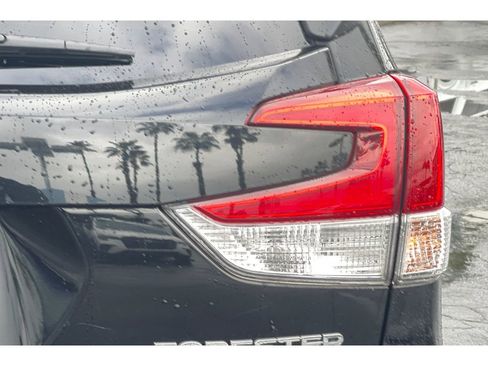 Used 2020 Subaru Forester Premium image 15