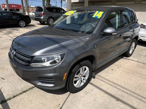 Used 2014 Volkswagen Tiguan S FWD image 2