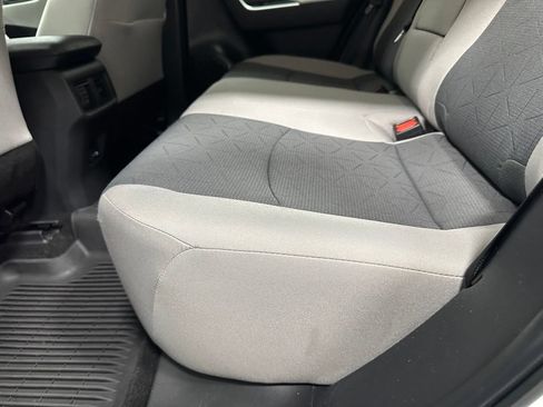 Used 2025 Toyota RAV4 XLE AWD/4WD image 43