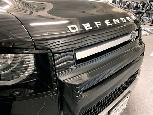 Certified 2025 Land Rover Defender 130 S image 31