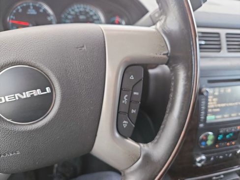 Used 2014 GMC Yukon Denali AWD/4WD image 15